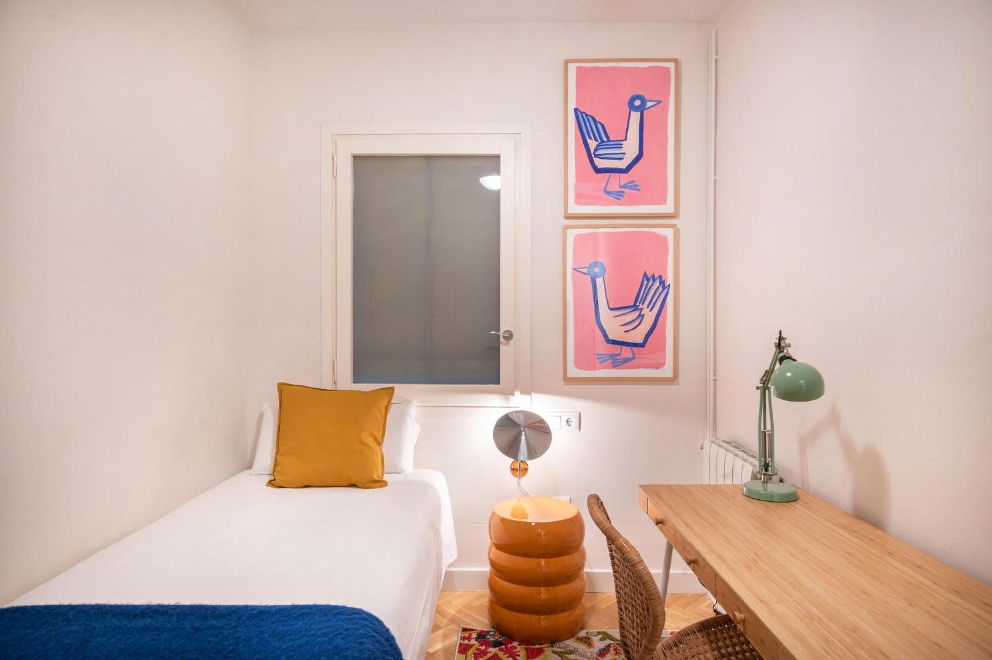 Spacious And Elegant Oasis In The Location *