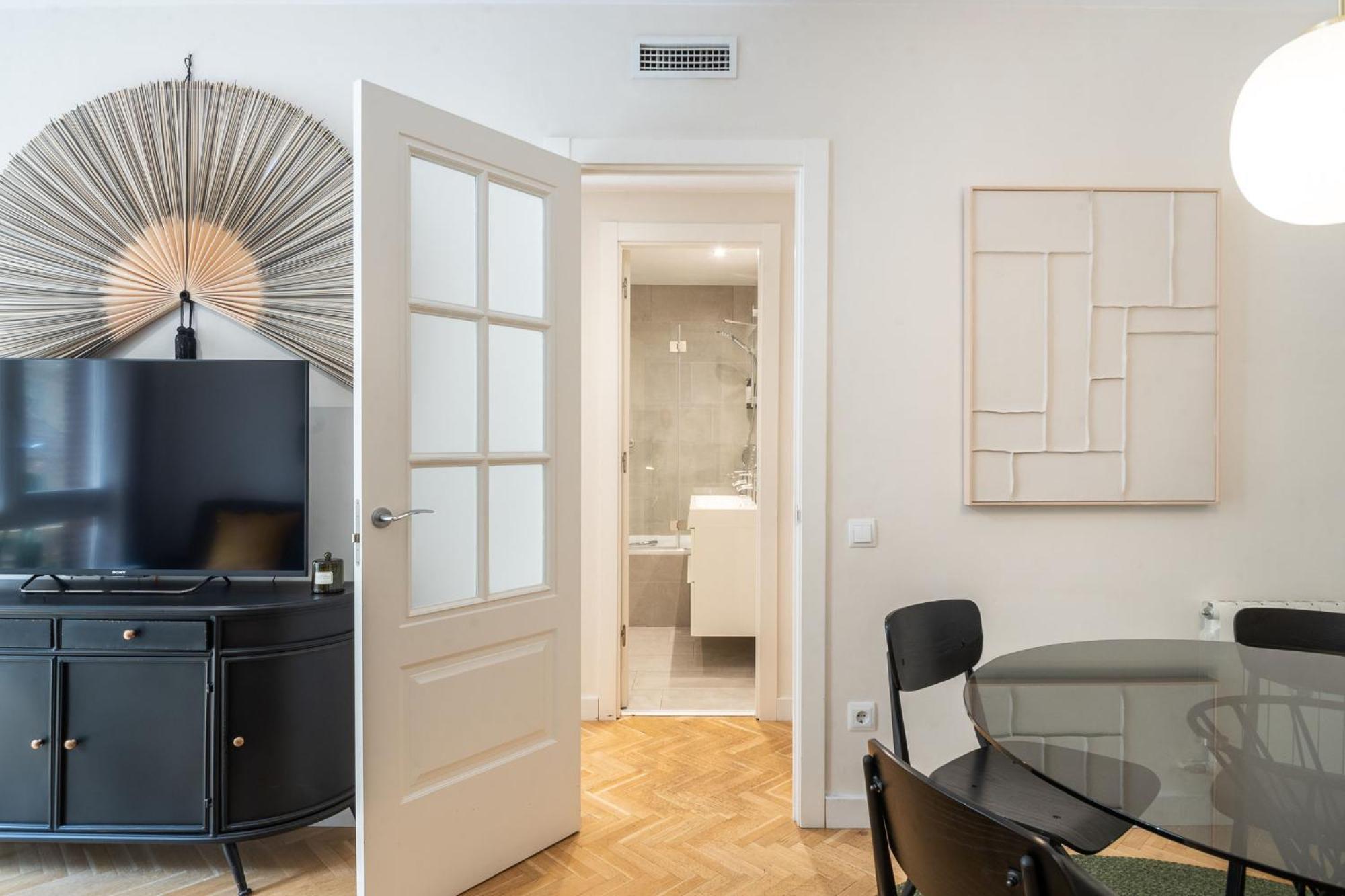 Spacious And Elegant Oasis In The Location Barcelone